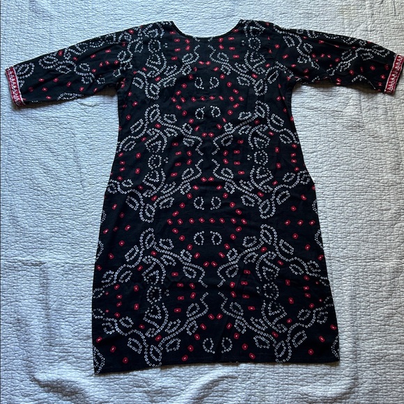Vintage Funky Patterned Embroidered Dress w/ Sequins and beaded detailing - Picture 9 of 9